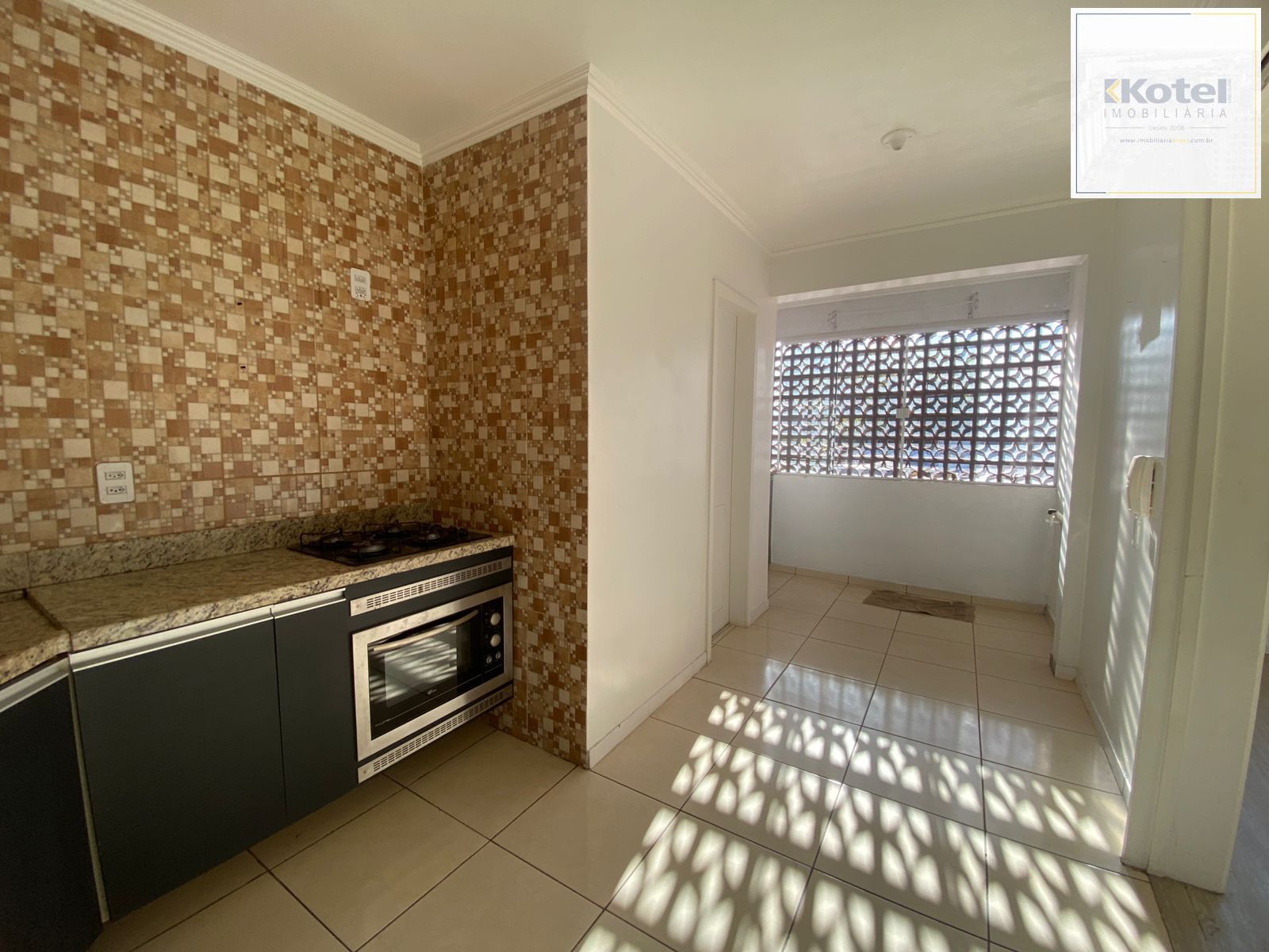 Apartamento 2 Dormitórios com Garagem Coberta à Venda no Bairro Teresópolis – Amplo, Arejado e de Frente, 67m2 — foto 5