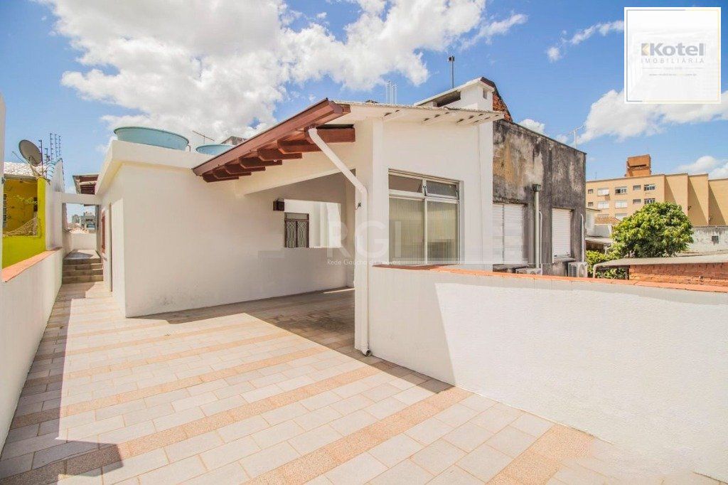 Casa para Venda - 440m², 3 dormitórios, sendo 2 suites, 2 vagas - Cidade Baixa — foto 2