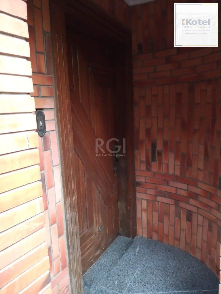 Casa para Venda - 256.87m², 3 dormitórios, sendo 1 suites, 2 vagas - Teresópolis — foto 4