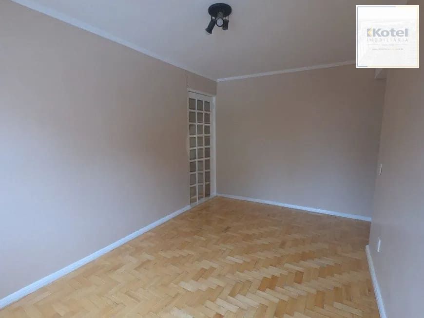 Apartamento com 2 quartos e 72m² à venda em Menino Deus, Porto Alegre.