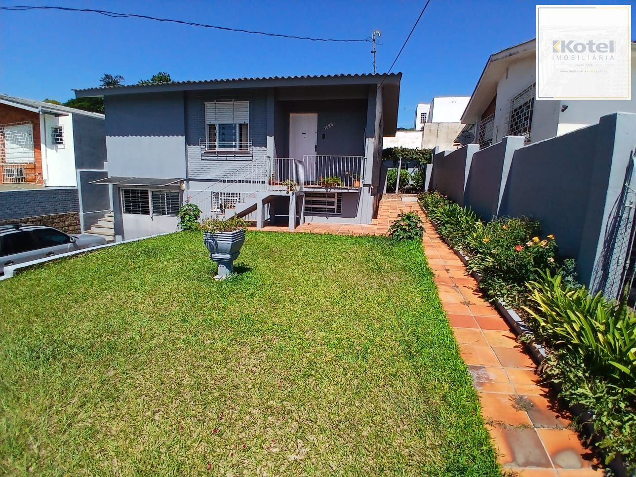 Casa com 03 dormitorios e amplo jardim no bairro Santa Tereza /RS — foto 2