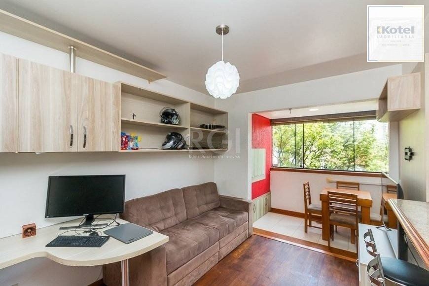Apartamento para Venda - 43m², semi mobiliado, 1 dormitório, churrasqueira e 1 vaga de garagem no bairro Partenon — foto 2