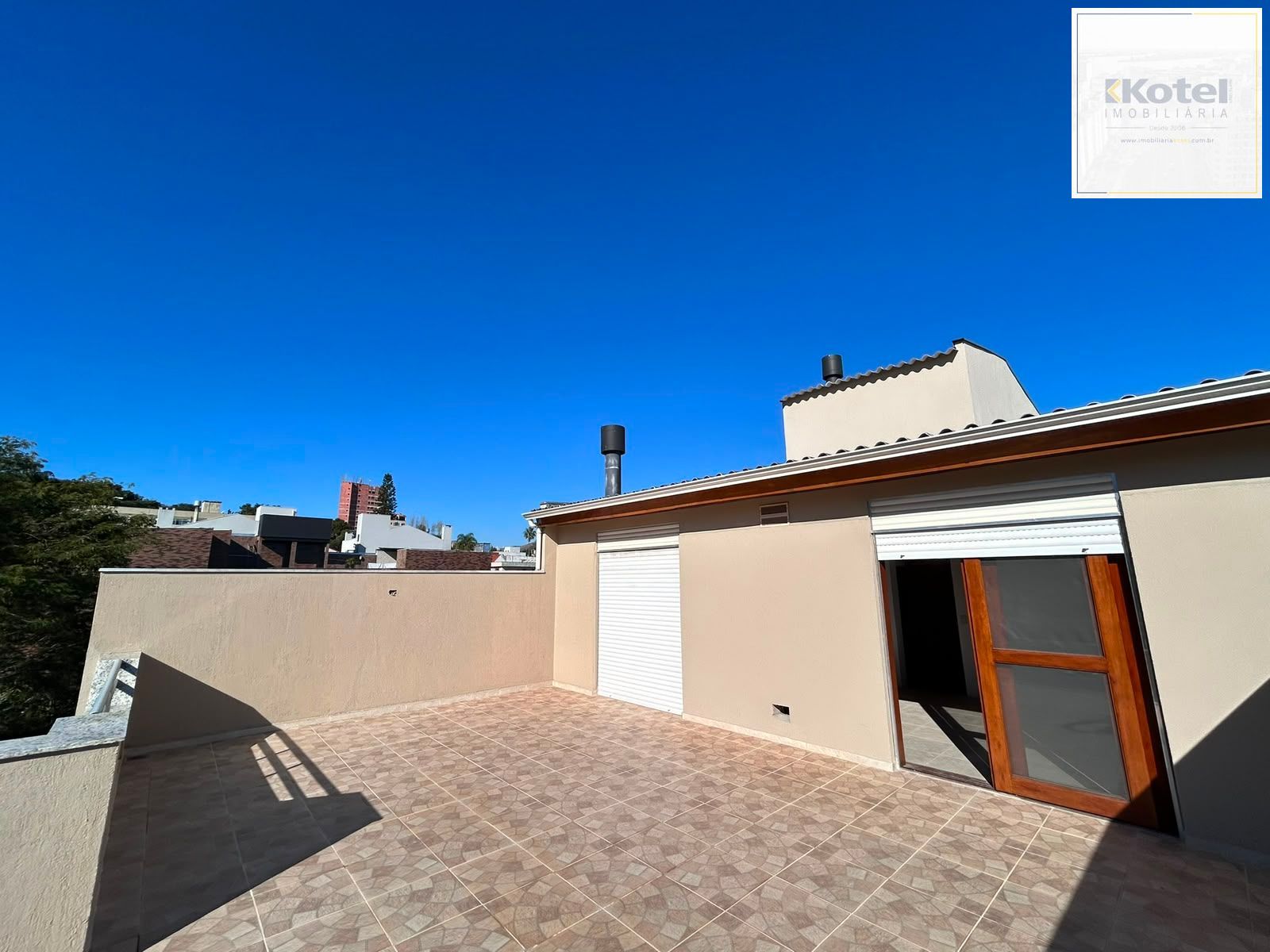 Apartamento 2 dormitórios no bairro Medianeira em Porto Alegre para Alugar