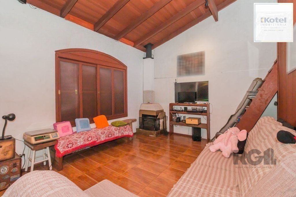 Casa de 2 dormitórios, no bairro Bom Jesus