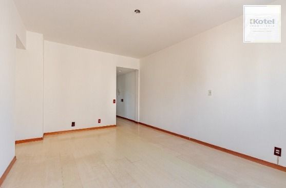 Apartamento com 4 quartos e 93m² à venda em Centro Histórico, Porto Alegre.