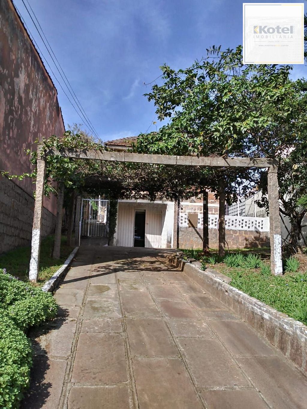 Casa com 4 dormitórios no bairro Gloria - Porto Alegre — foto 2