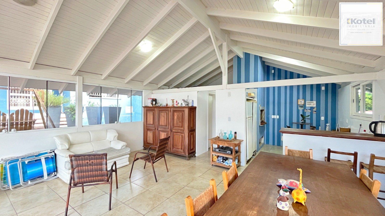 Casa de 5 dormitorios, á venda no bairro Vila Nova, Porto Alegre
