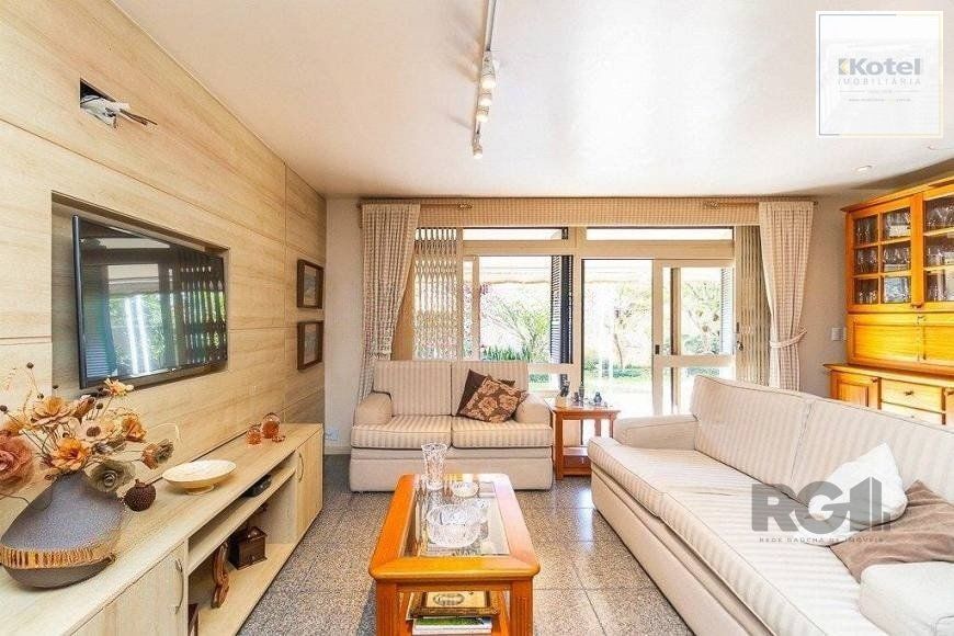 Casa para Venda - 235m², 4 dormitórios, sendo 1 suites, 2 vagas - Azenha — foto 2