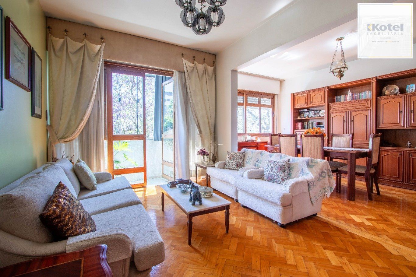 Apartamento com 3 quartos e 116m² à venda em Petrópolis, Porto Alegre. Rua General Souza Doca, Petrópolis, Porto Alegre — foto 2