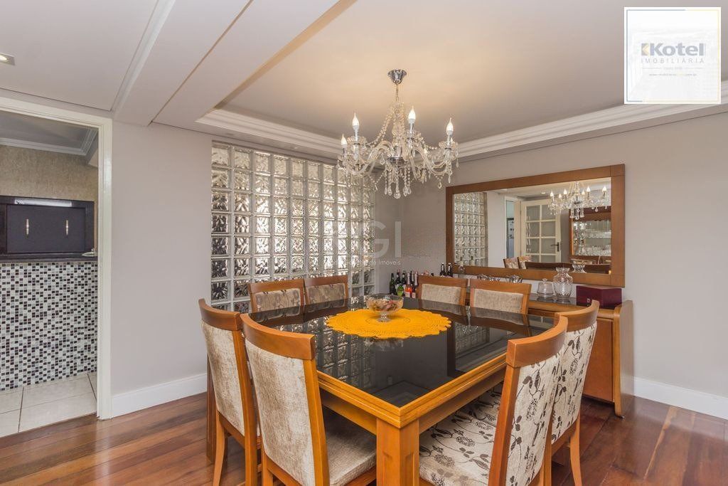 Casa à venda - 230m², 4 quartos, sendo 2 suítes, churrasqueira,  piscina e 03 vagas de garagem