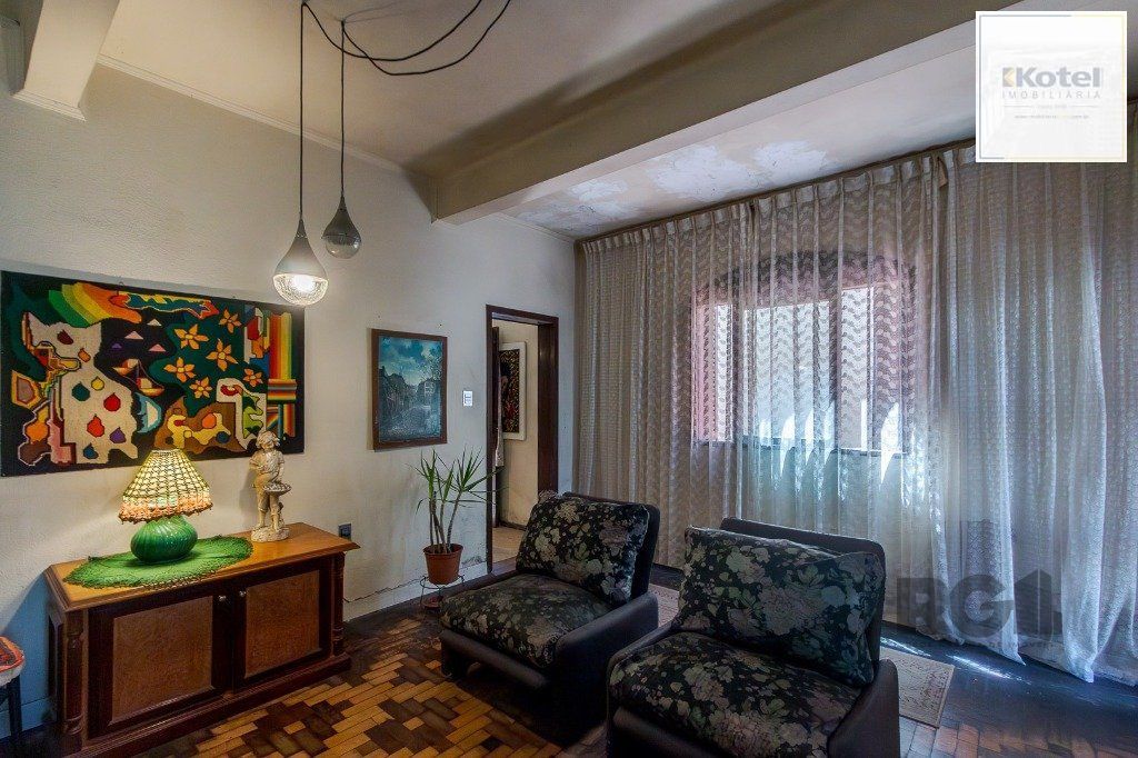 Casa de 3 dormitórios no bairro Santa Cecília