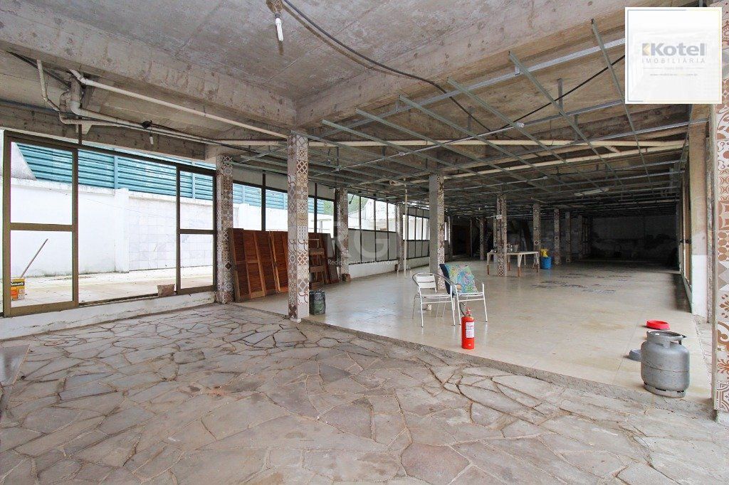 Casa para Venda - 840m², 7 dormitórios, sendo 3 suites, 8 vagas - Medianeira — foto 4