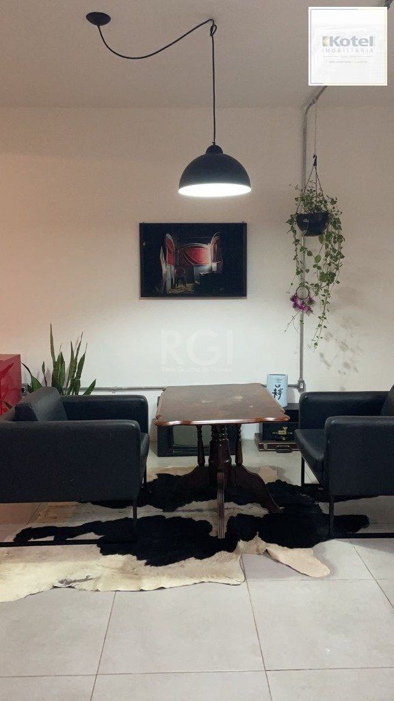 Casa para Venda - 260m², 3 dormitórios, sendo 2 suites, 2 vagas - Nonoai — foto 4