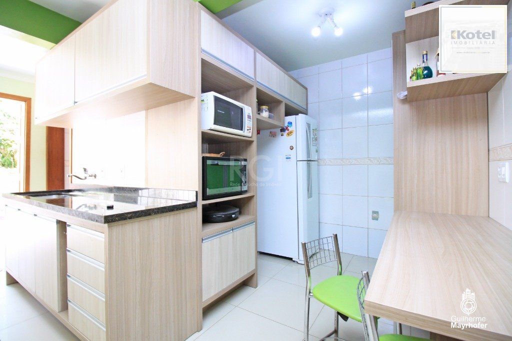 Casa para Venda - 240m², 4 dormitórios, sendo 3 suites, 6 vagas - Jardim Sabará