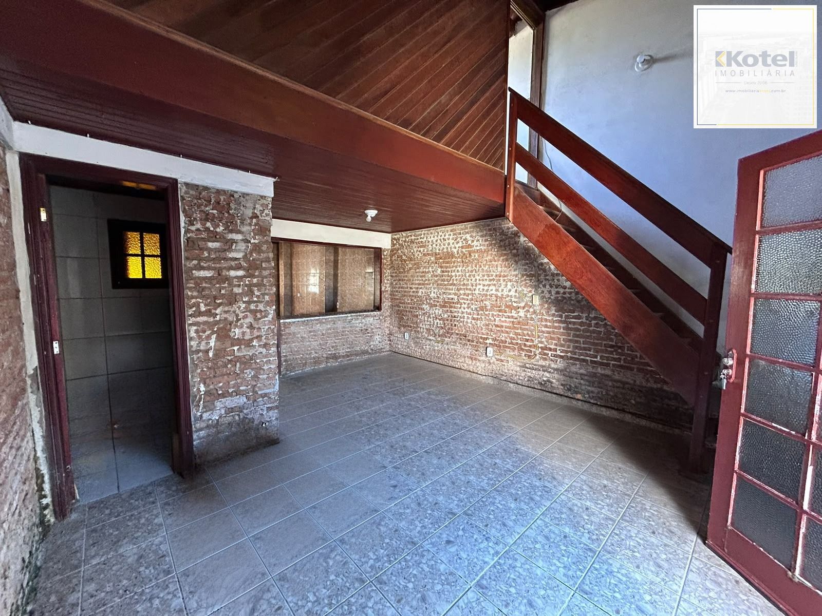 Casa de 3 dormitórios  a Venda no Bairro Ponta Grossa - Porto Alegre