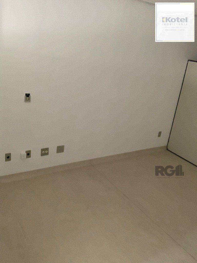 Sala comercial de 36m² no bairro Menino Deus