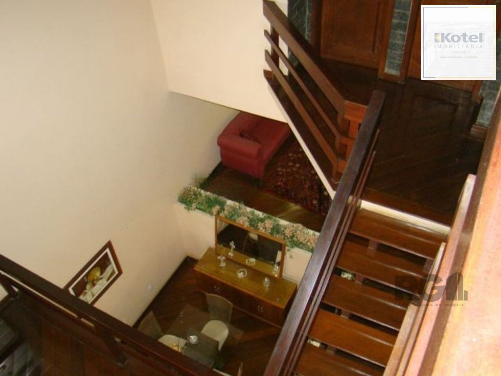 Casa de 370m² - 4 dormitórios, 2 suítes e 4 vagas de garagem no bairro Espírito Santo — foto 5