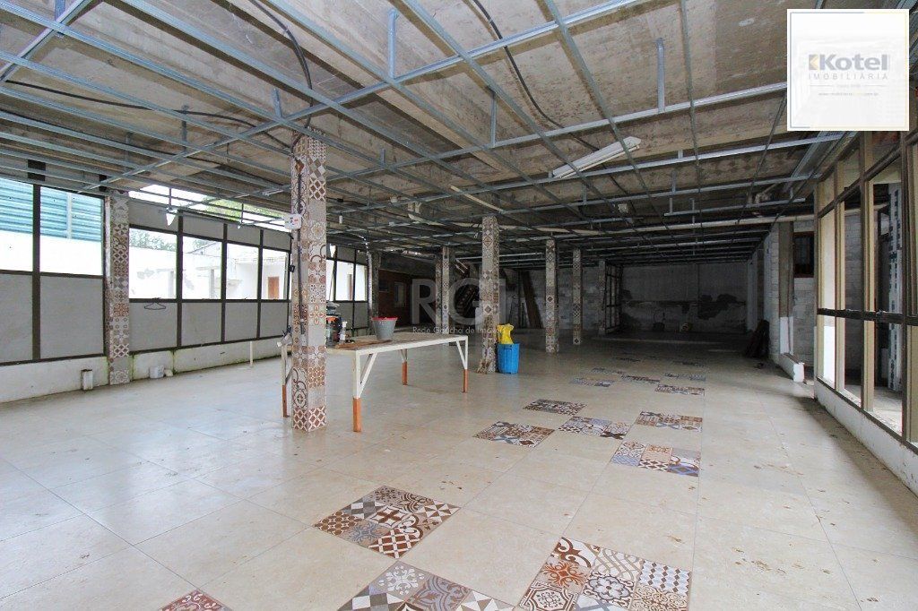 Casa para Venda - 840m², 7 dormitórios, sendo 3 suites, 8 vagas - Medianeira — foto 5