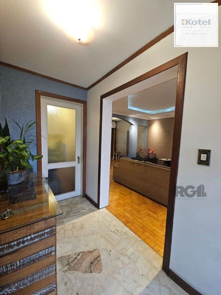 casa de 5 dormitórios no bairro Glória — foto 2