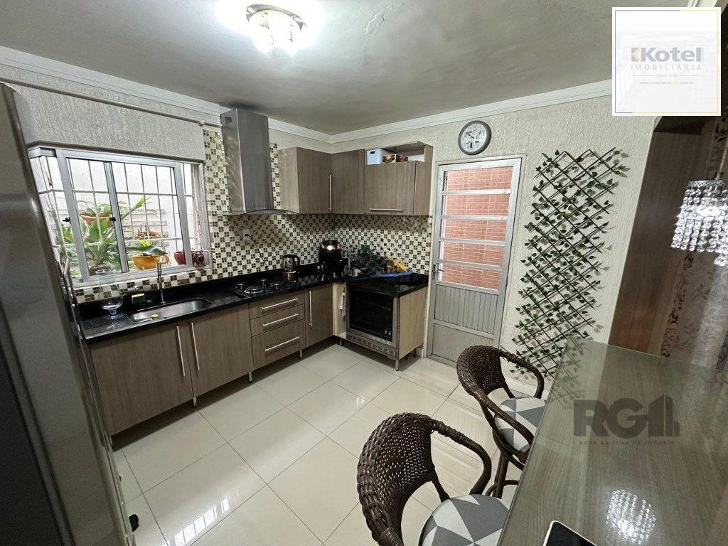 Casa de 160m² com 4 quarto no Bairro Farrapos