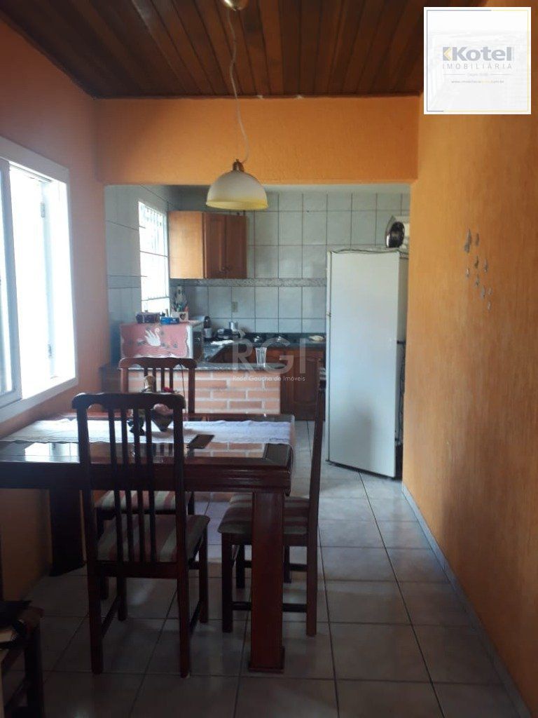 Casa Condominio para Venda - 90m², 2 dormitórios, 2 vagas - Passos Dos Ferreiros