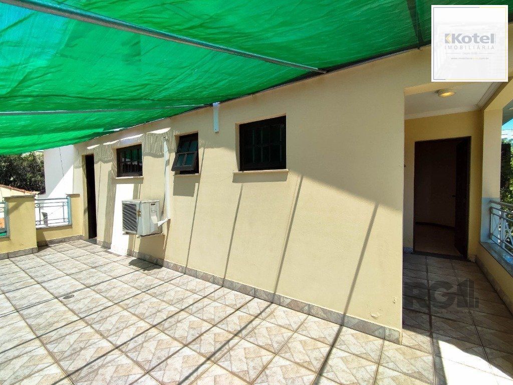 Excelente casa de 230m² com 4 dormitórios e 3 vagas.