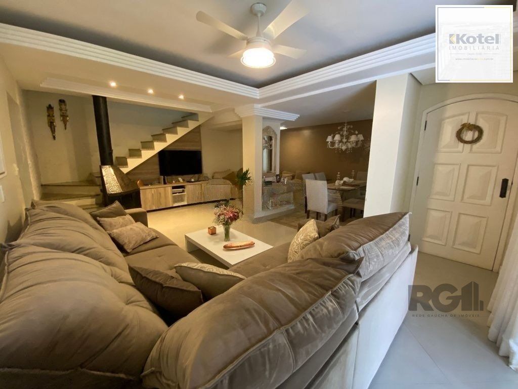 Casa de 5 dormitórios, bairro Jardim Floresta