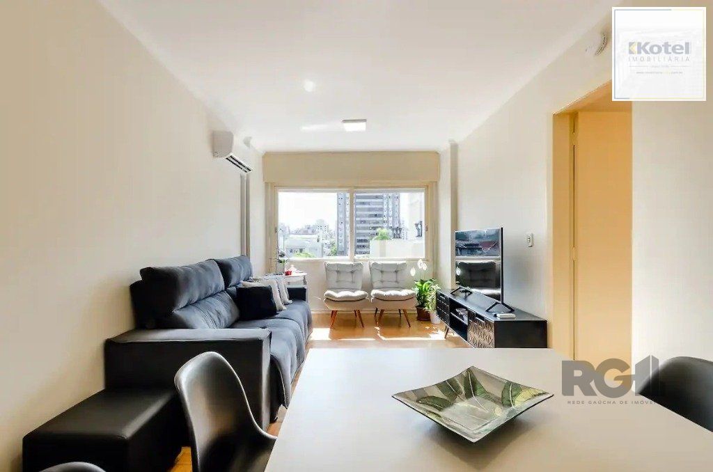 Apartamento de 2 dormitórios no bairro  Menino Deus