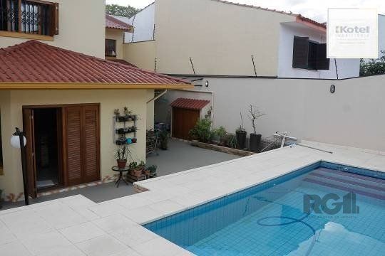 Excelente casa de 287m² com 3 dormitórios e 4 vagas. — foto 3