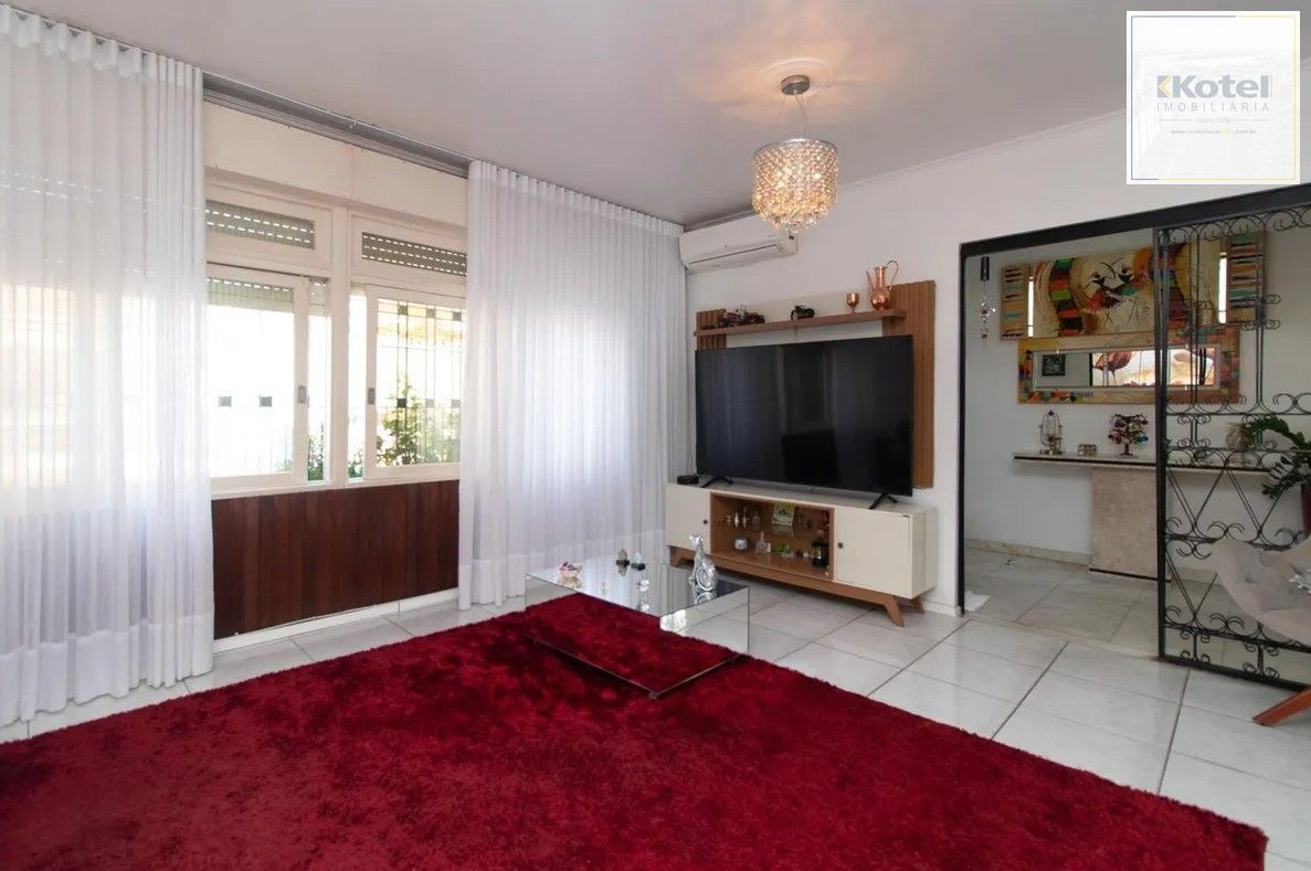 Casa com 4 dormitórios e energia solar no bairro Nonoai. — foto 2