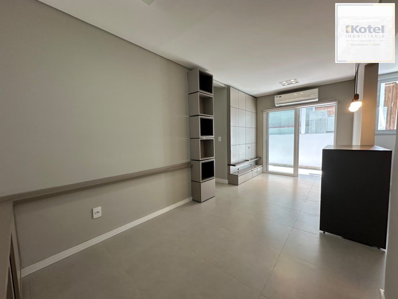 Apartamento garden espaçoso com 03 quartos e suite no Bairro cristal/ Porto Alegre.