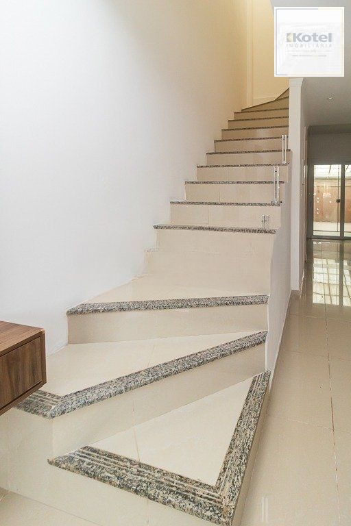 Casa de 2 dormitórios no Bairro Guarujá - Porto Alegre — foto 4