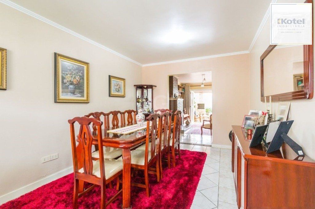 Casa para Venda - 258m², 3 dormitórios, sendo 1 suites, 4 vagas - Teresópolis — foto 4