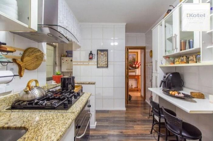 Apartamento amplo de 110 m2 com 3 quartos à venda em Menino Deus - RS