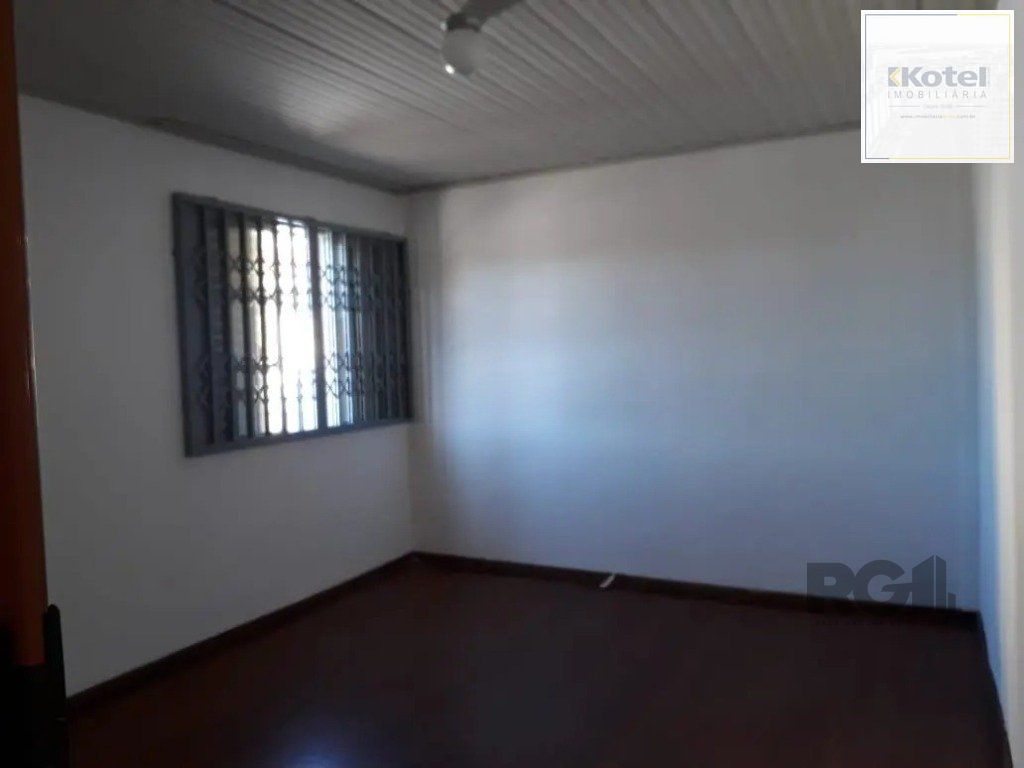 Casa com 5 dormitórios no bairro Passo das Pedras - Porto Alegre