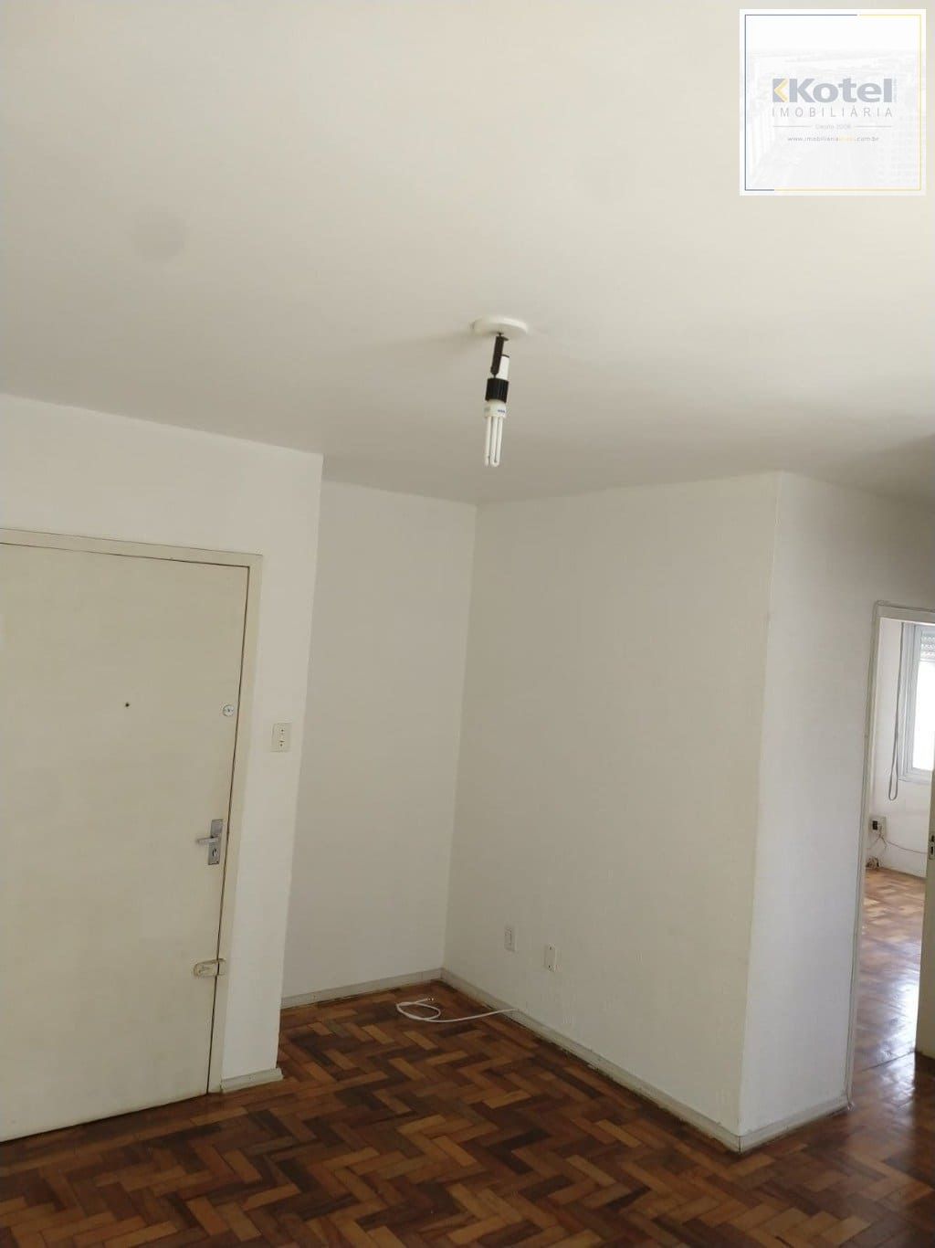 Apartamento de 2 dormitórios à venda em Passo d'Areia, Porto Alegre. — foto 3