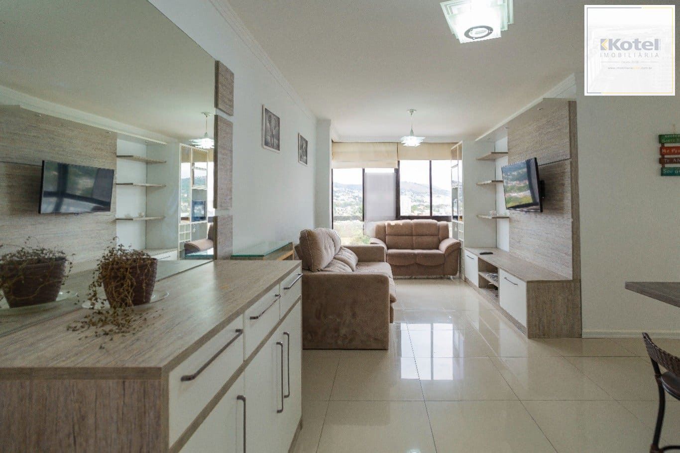 Apartamento de 3 dormitorios à venda em Jardim Carvalho, Porto Alegre.
