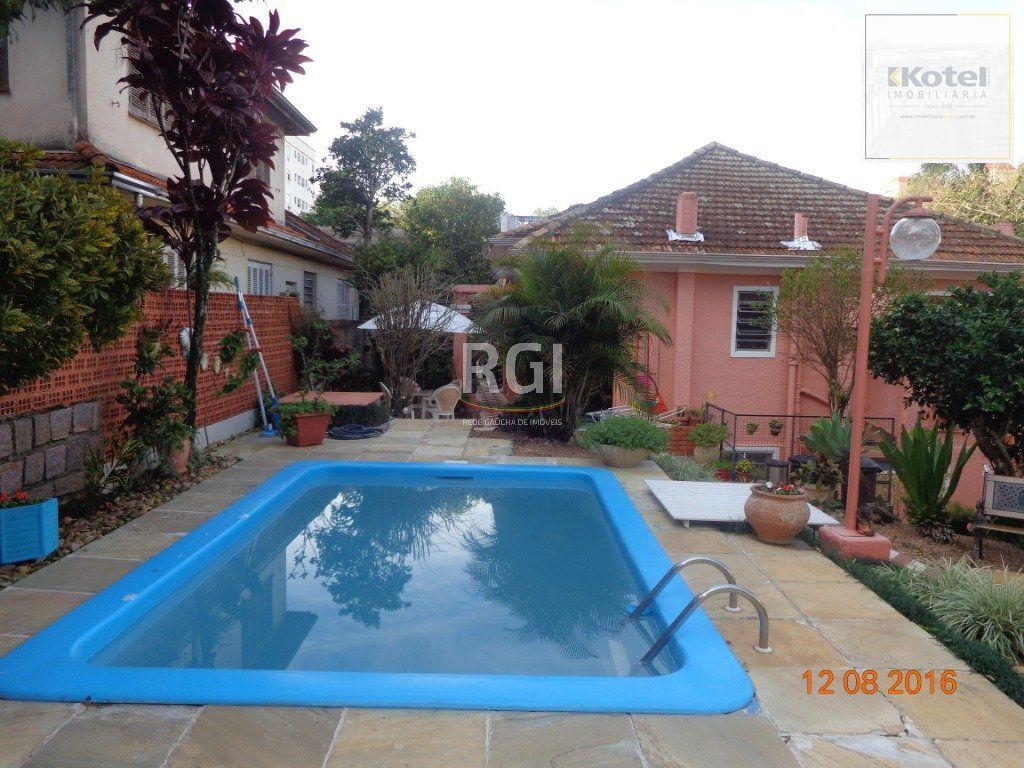 Casa para Venda - 240m², 6 dormitórios, 4 vagas - Teresópolis — foto 3