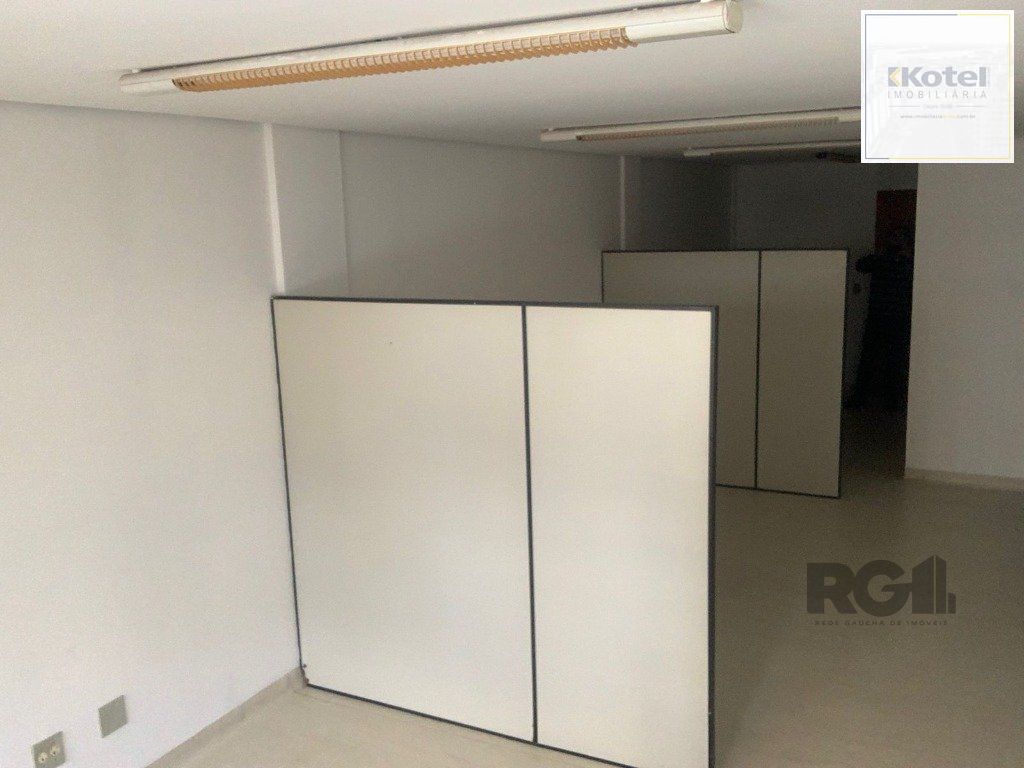 Sala comercial de 36m² no bairro Menino Deus