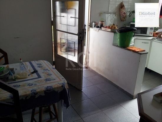 Casa para Venda - 80m², 3 dormitórios, sendo 1 suites, 2 vagas - Teresópolis — foto 4