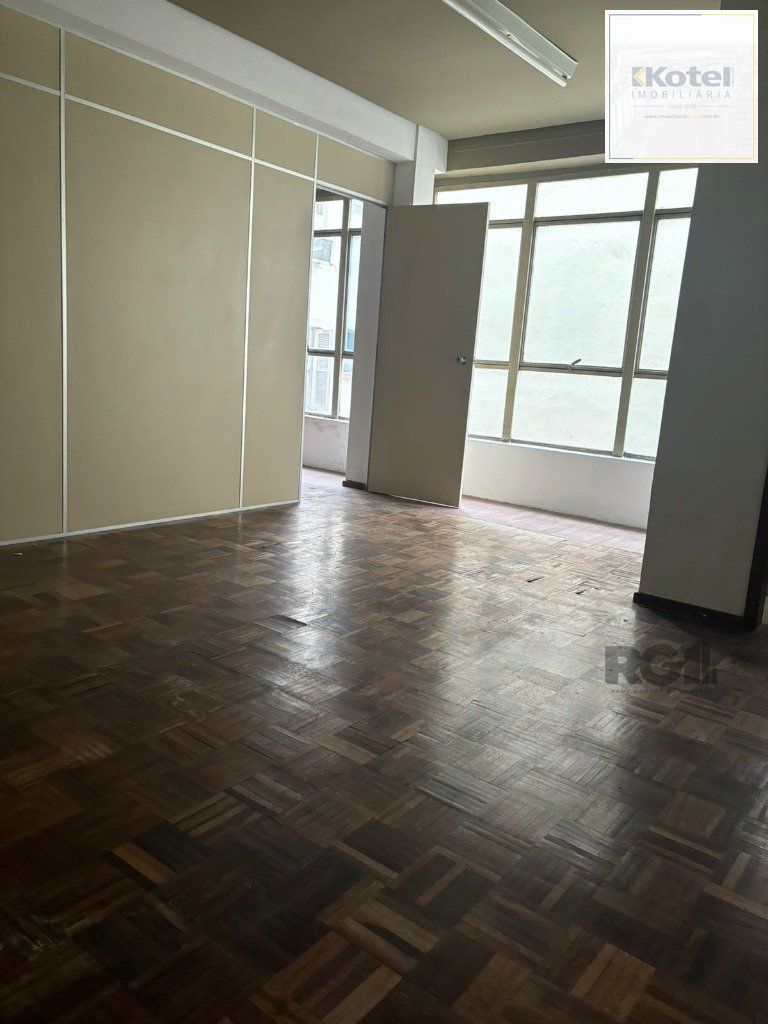 Sala comercial 64,23m², 1 banheiro no bairro Azenha — foto 5