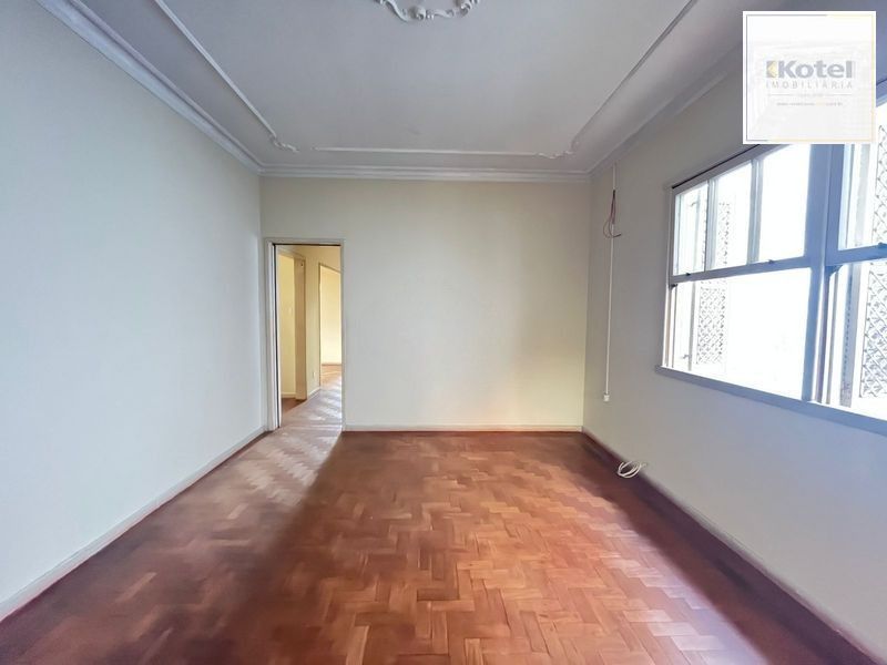 Casa 4 dormitórios no bairro Rio Branco em Porto Alegre para Alugar