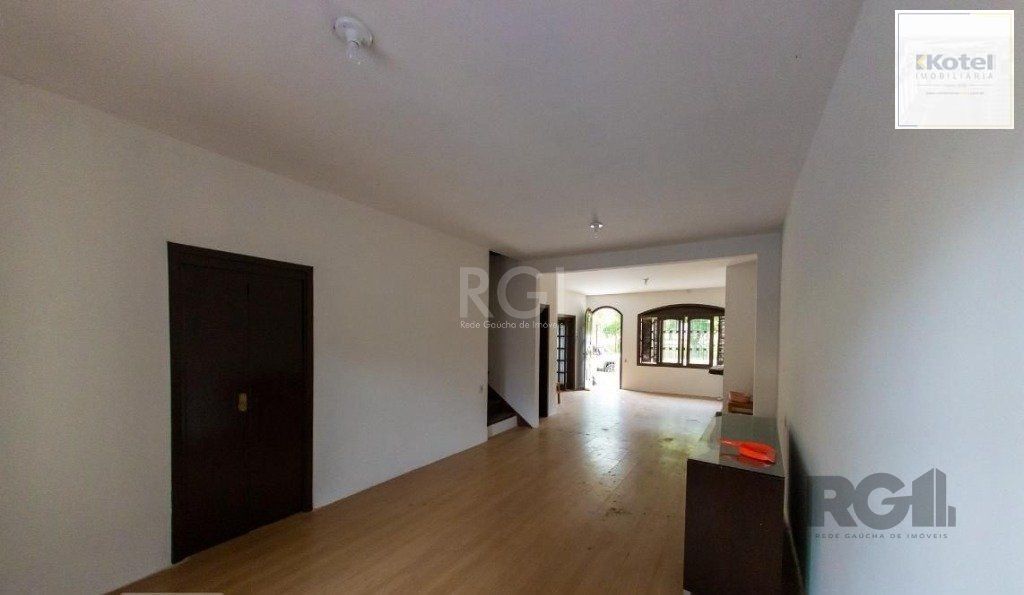 Casa para Venda - 450m², 4 dormitórios, sendo 3 suites, 5 vagas - Nonoai — foto 2