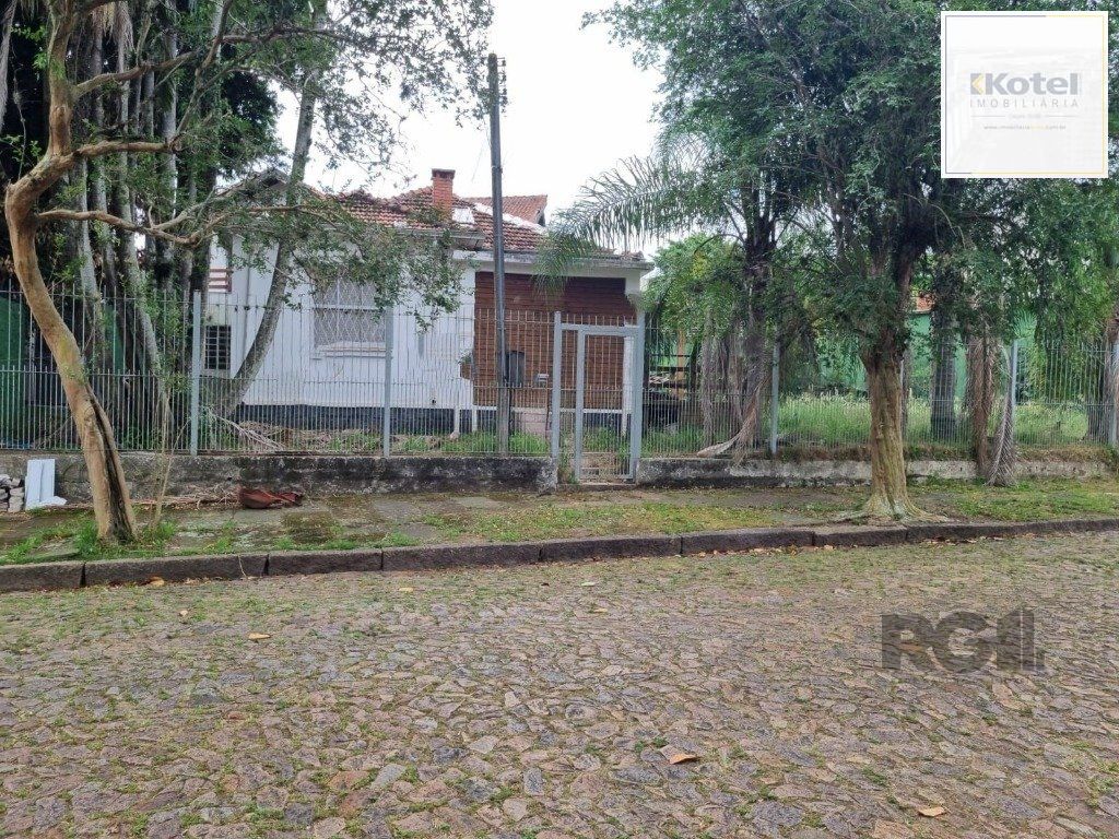Casa com 3 quartos, 4 vagas e 120m² no bairro Vila Assução