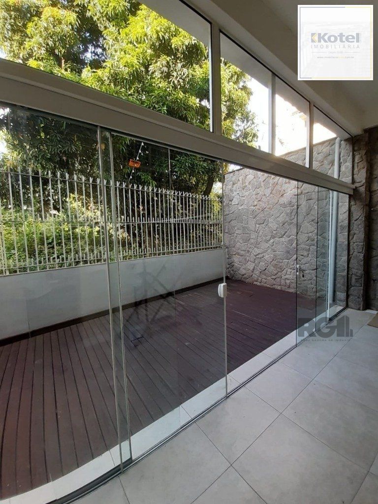 Excelente casa de 251m² com 4 dormitórios. — foto 2