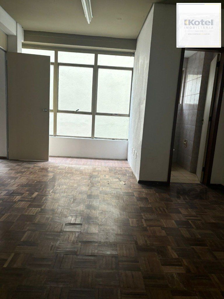 Sala comercial 64,23m², 1 banheiro no bairro Azenha — foto 3