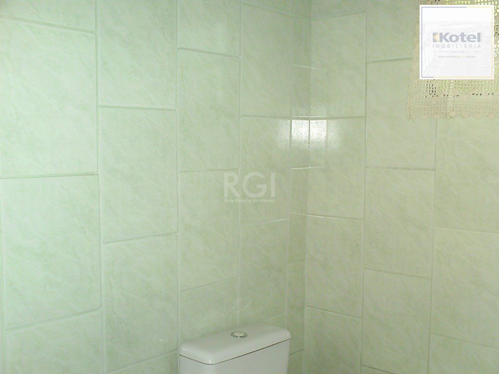 Casa para Venda - 140m², 3 dormitórios, sendo 1 suites, 2 vagas - Morro Santana