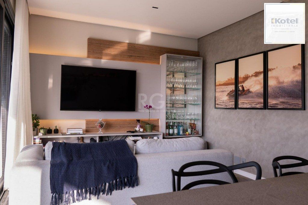 Apartamento para Venda - 81.57m², 2 dormitórios, sendo 1 suites, 2 vagas - Centro