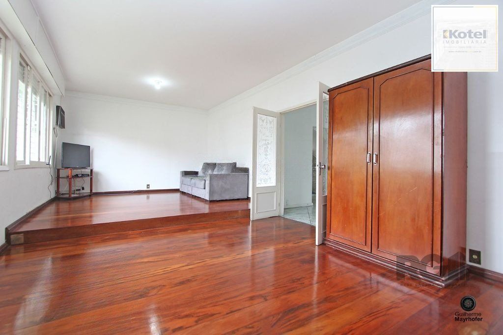Casa com 5 suítes, 7 banheiros, 4 vagas no bairro Partenon — foto 2