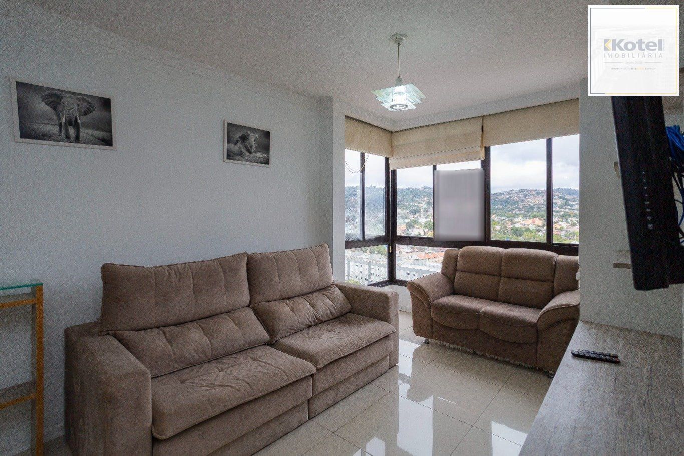 Apartamento de 3 dormitorios à venda em Jardim Carvalho, Porto Alegre.